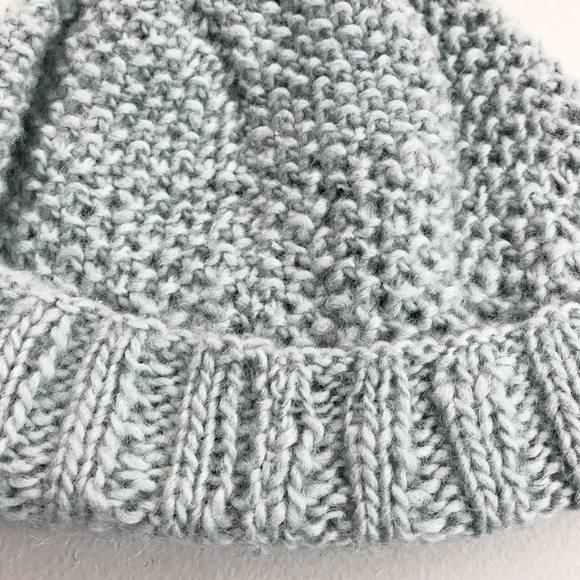 WORLD FINDS Hand Knit Wool Pom Pom Beanie Fair Trade Made In Nepal Dusty Blue - Picture 6 of 7